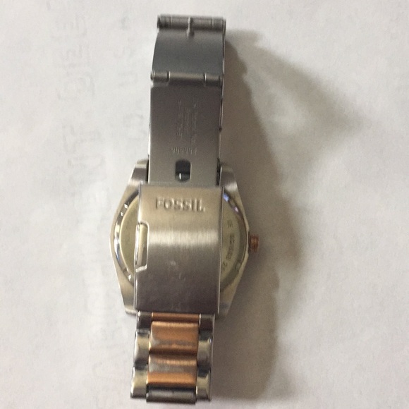 Fossil Watch- Working! Box Included - Picture 4 of 15